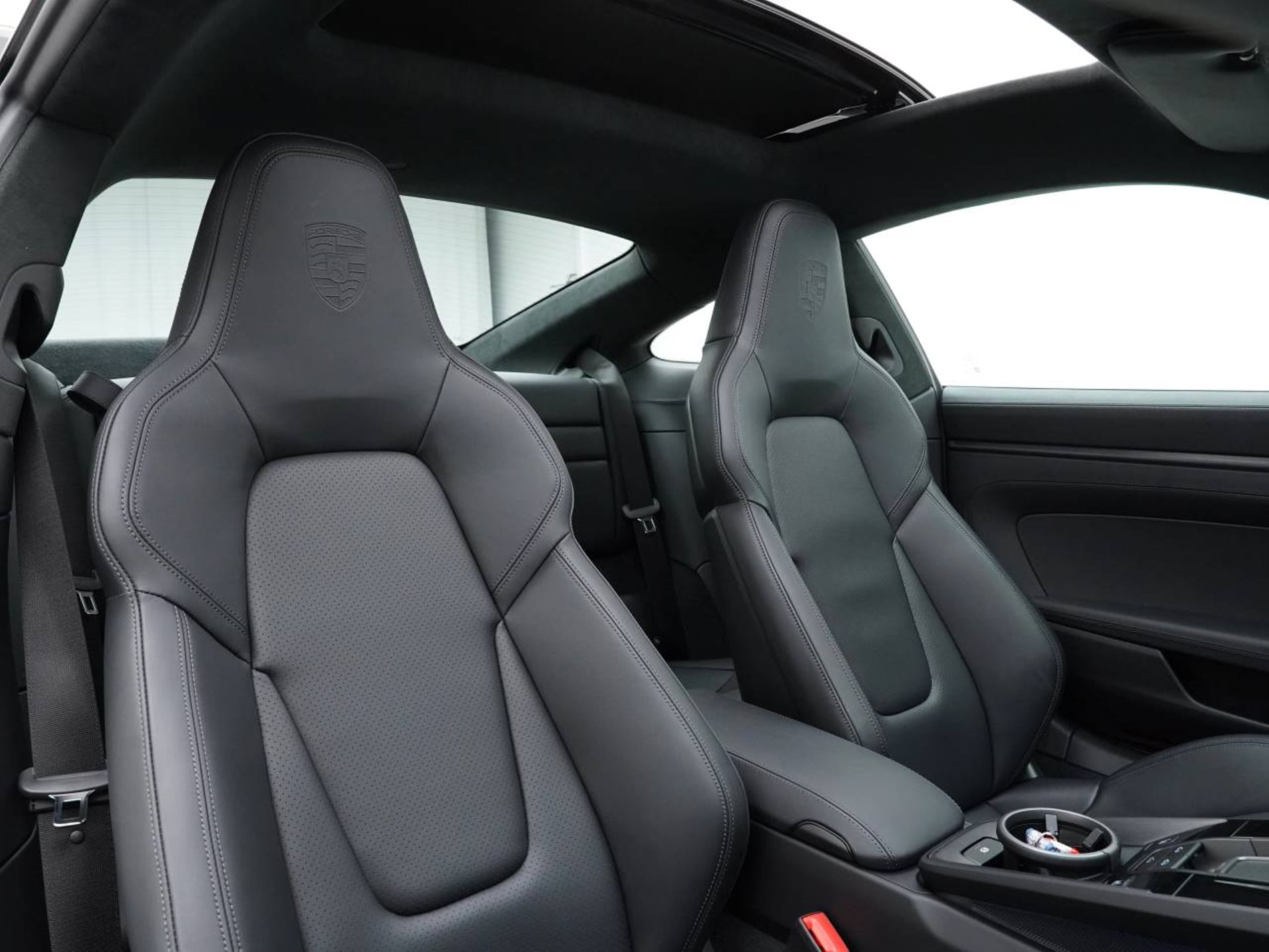 PORSCHE 911 Carrera GTS-image-25