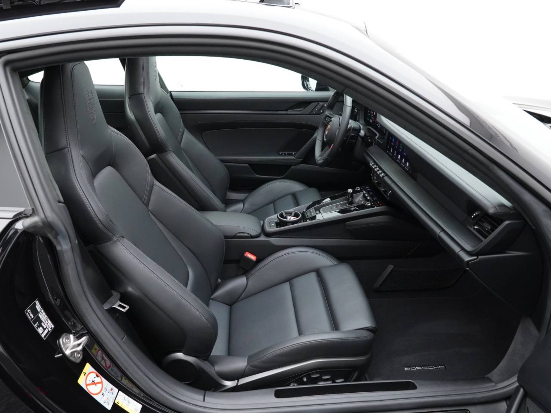 PORSCHE 911 Carrera GTS-image-24
