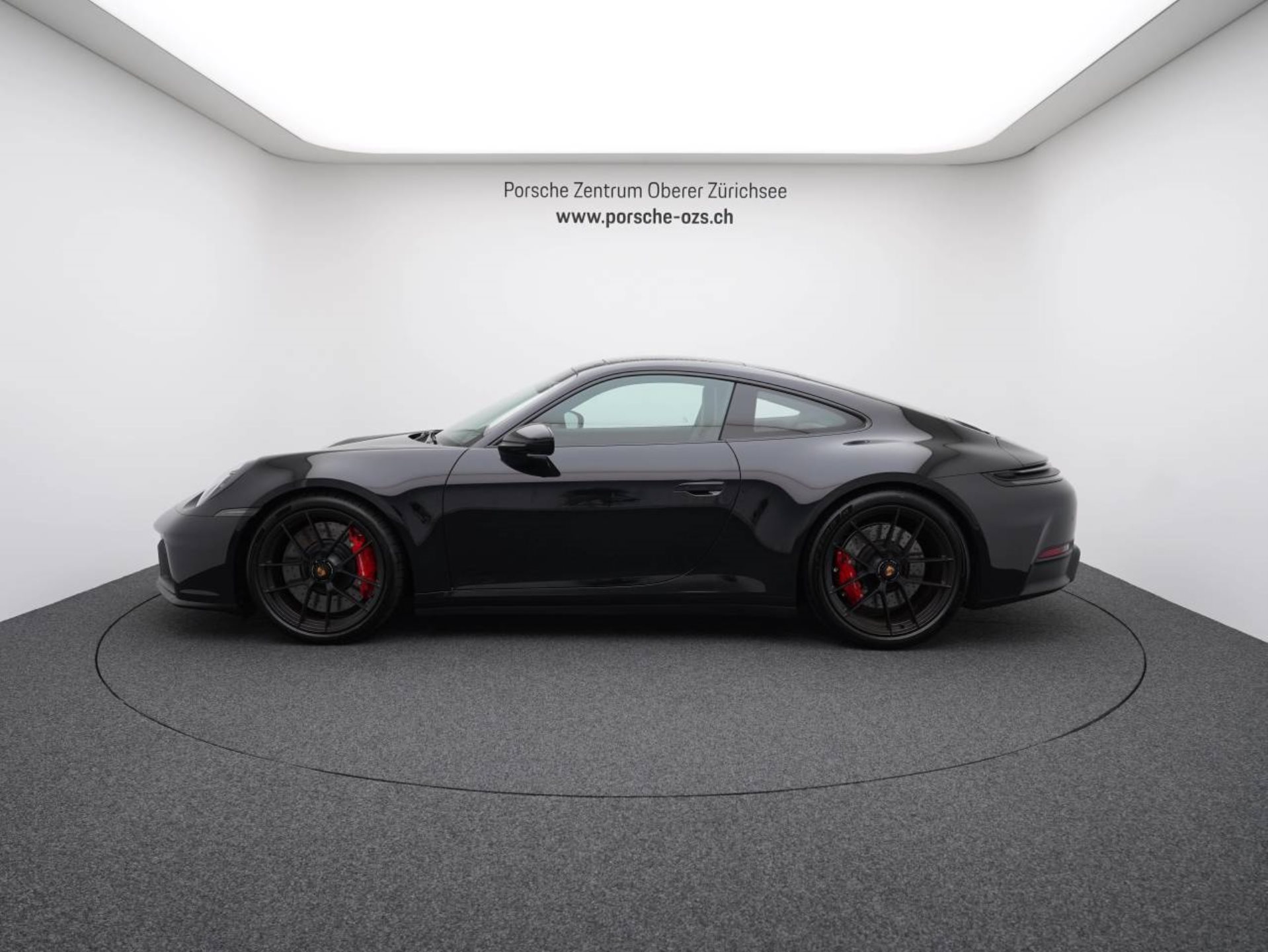 PORSCHE 911 Carrera GTS-image-1