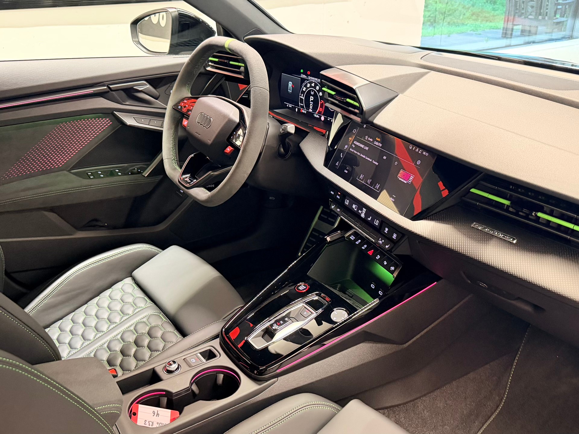 AUDI RS3 Limousine 2.5 TSI quattro S-tronic-image-21
