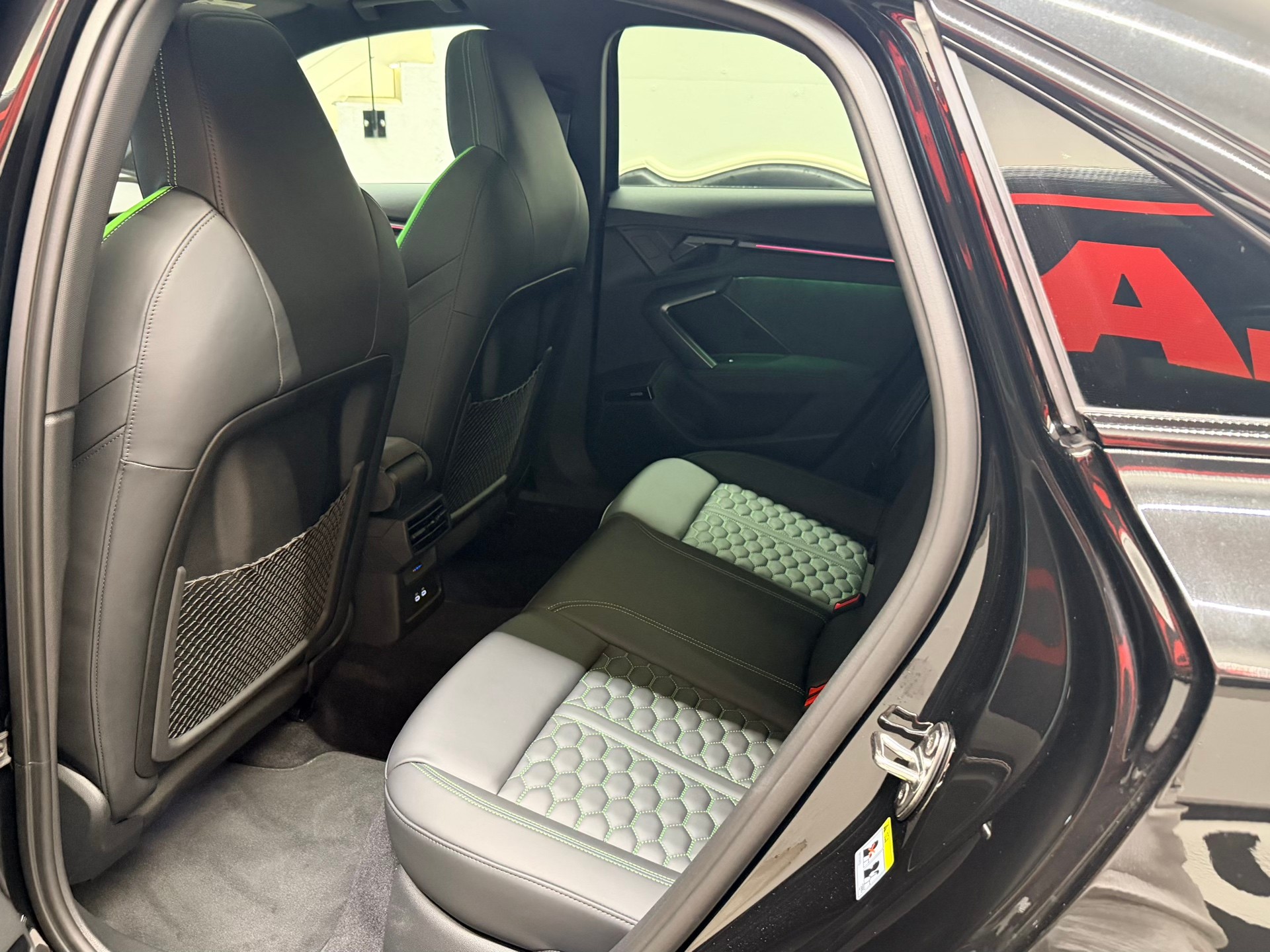 AUDI RS3 Limousine 2.5 TSI quattro S-tronic-image-17