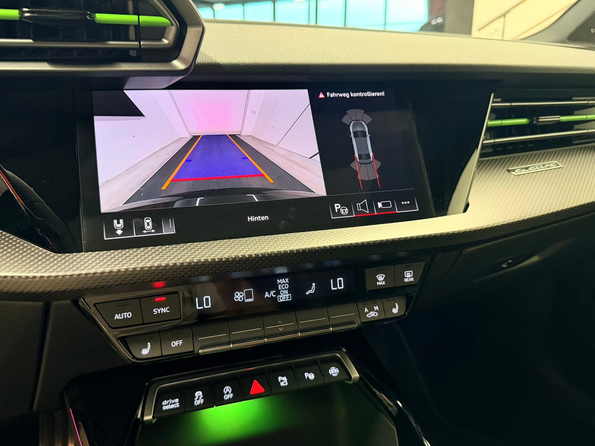 AUDI RS3 Limousine 2.5 TSI quattro S-tronic-image-24