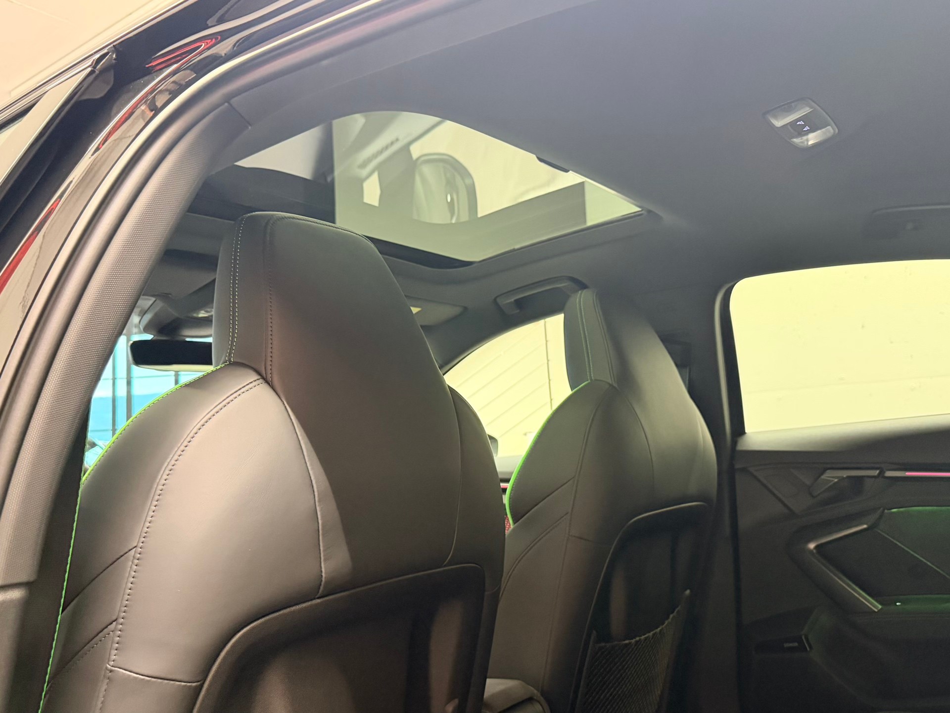 AUDI RS3 Limousine 2.5 TSI quattro S-tronic-image-18