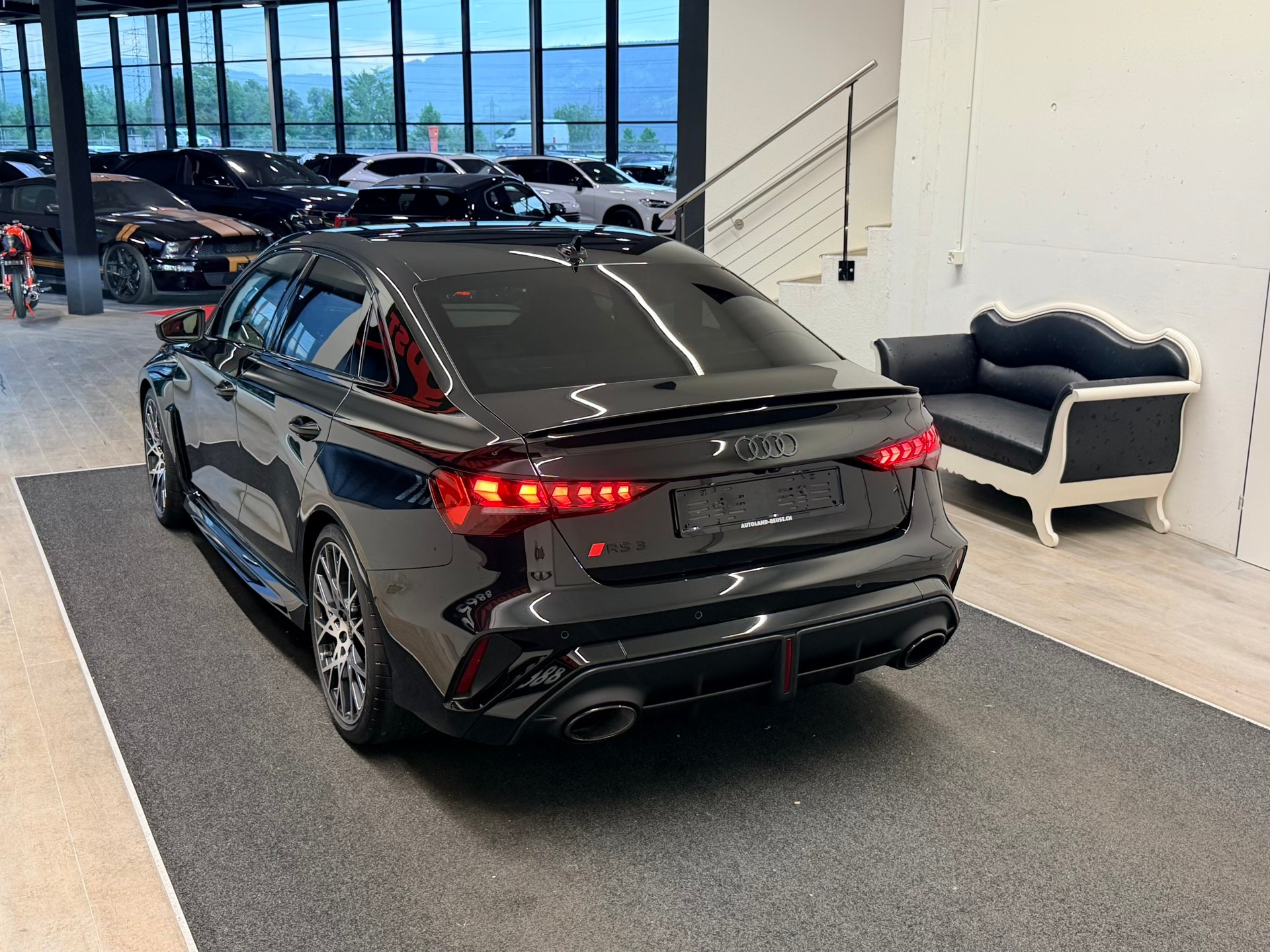 AUDI RS3 Limousine 2.5 TSI quattro S-tronic-image-8