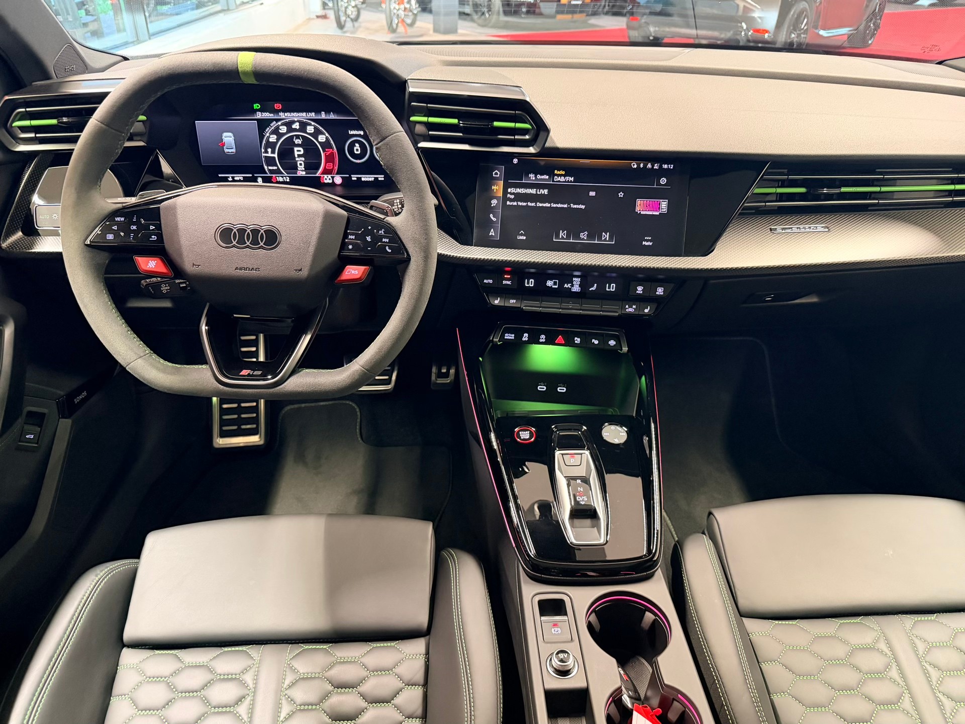 AUDI RS3 Limousine 2.5 TSI quattro S-tronic-image-19
