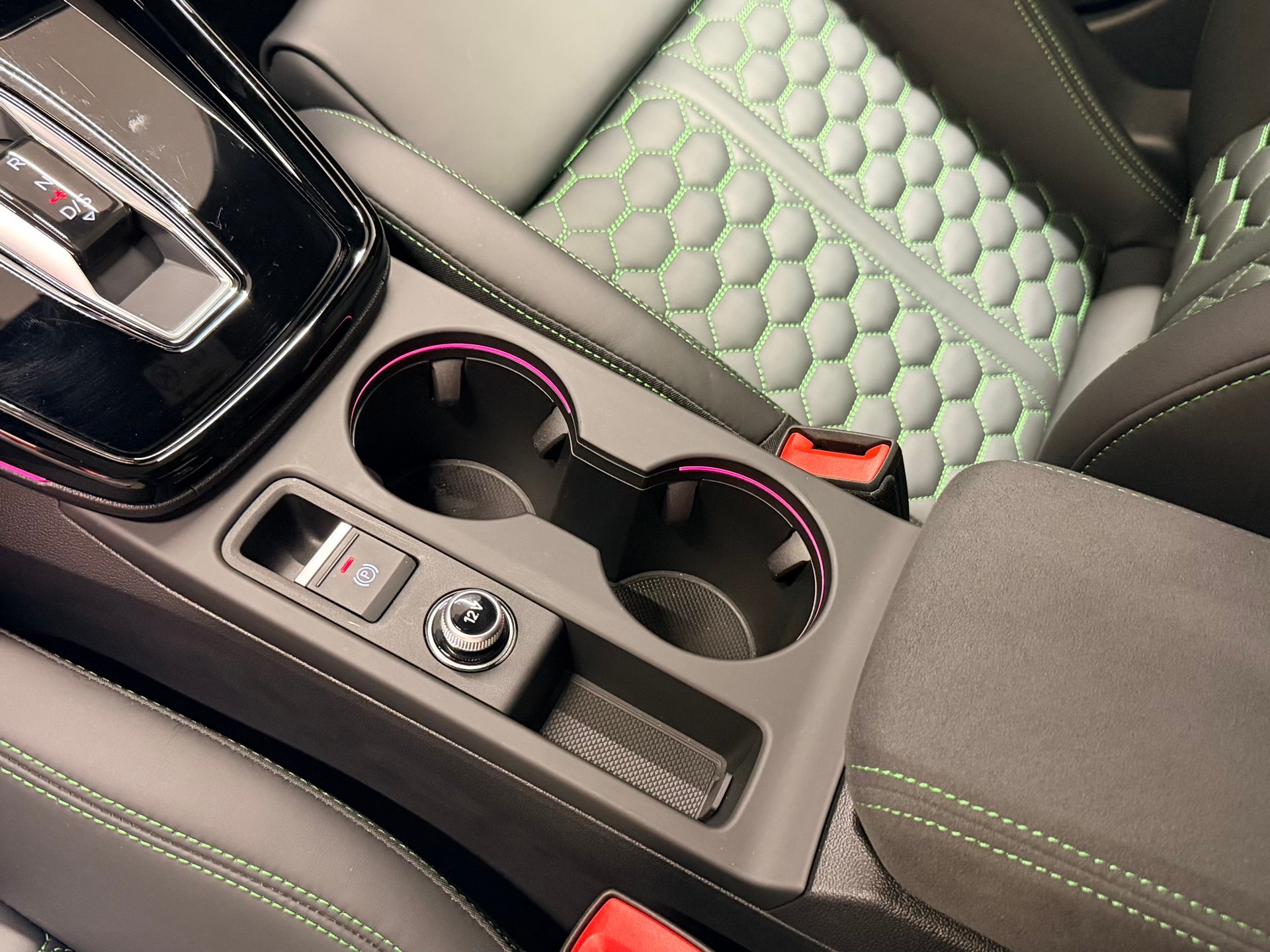 AUDI RS3 Limousine 2.5 TSI quattro S-tronic-image-29