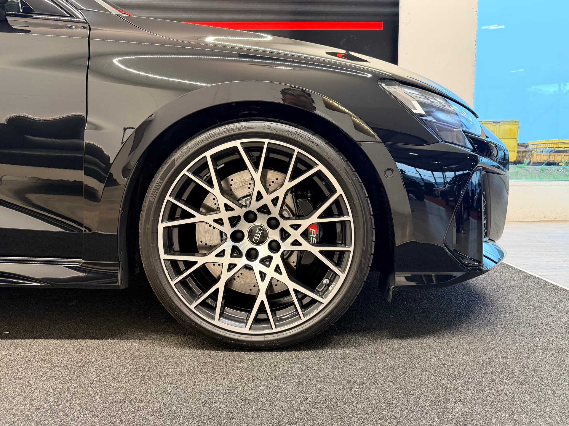 AUDI RS3 Limousine 2.5 TSI quattro S-tronic-image-5