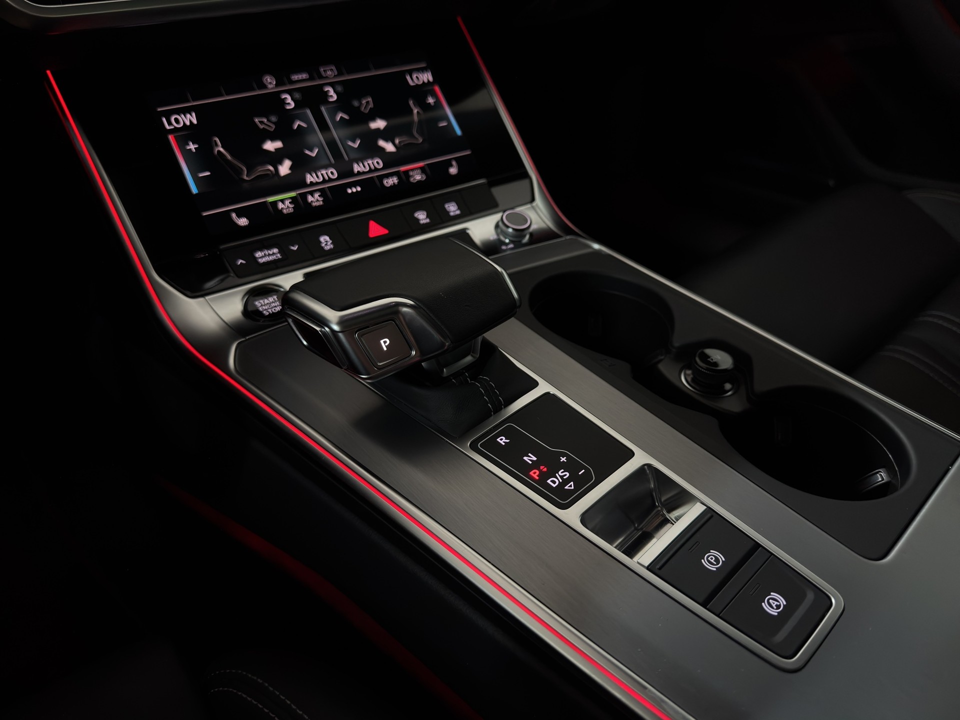 AUDI A6 Avant 35 TDI S line S-tronic "Pano-B&O-Leder Valcona-Matrix"-image-17