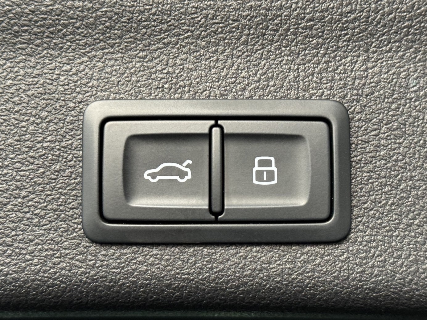 AUDI A6 Avant 35 TDI S line S-tronic "Pano-B&O-Leder Valcona-Matrix"-image-27