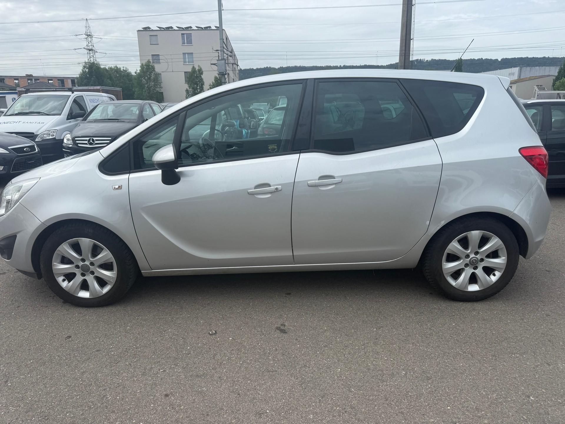 OPEL Meriva 1.4 Turbo Enjoy-image-1