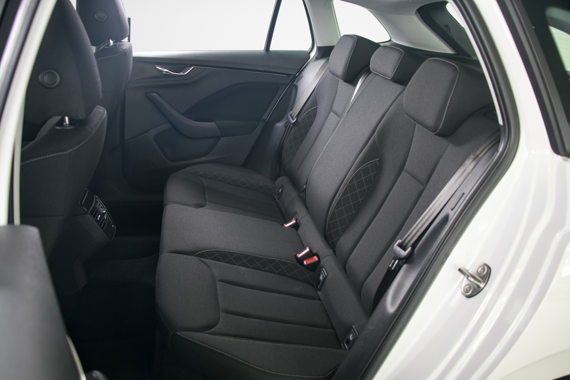 SKODA Scala 1.0 TSI Ambition DSG-image-9