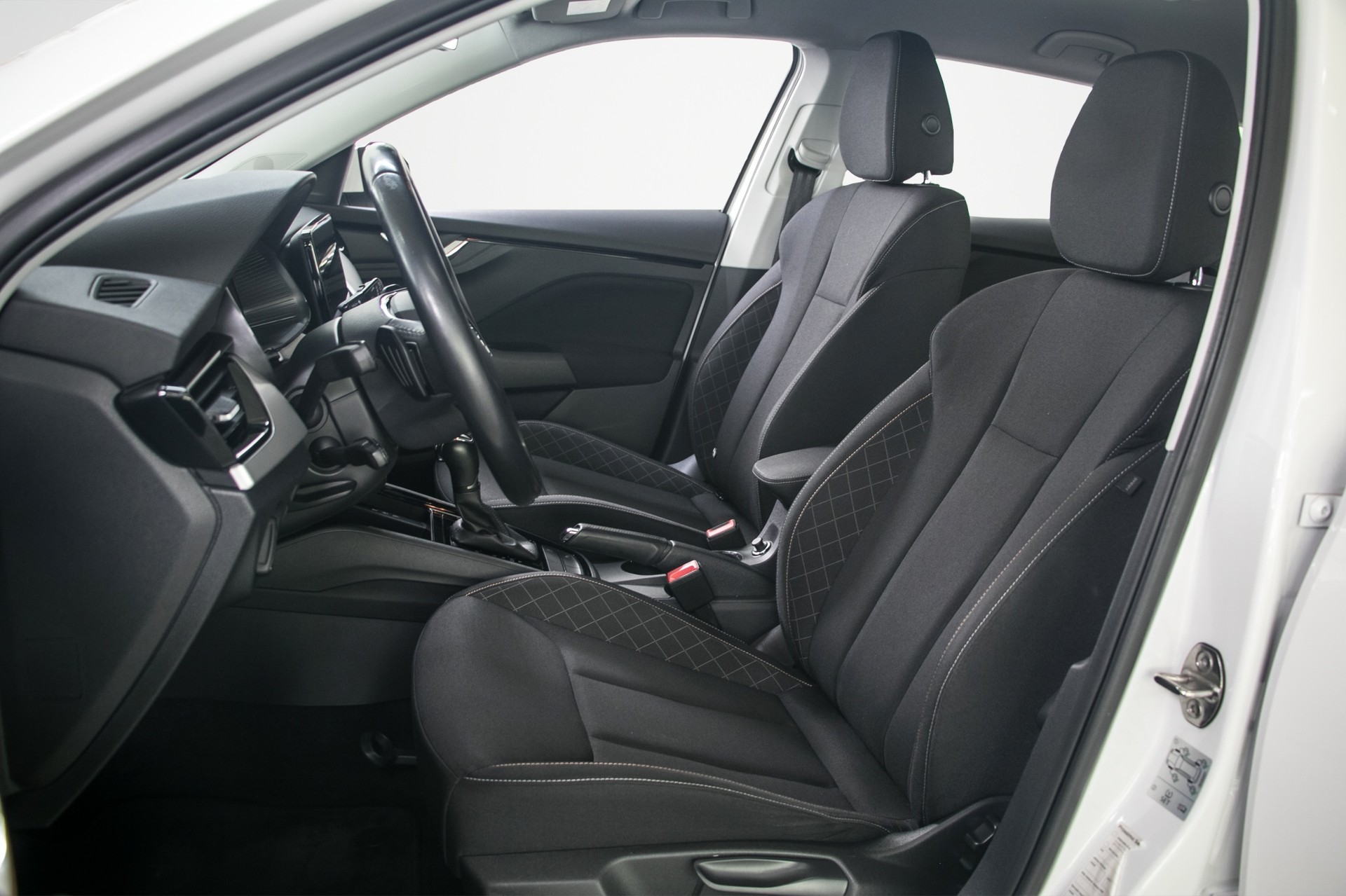 SKODA Scala 1.0 TSI Ambition DSG-image-8