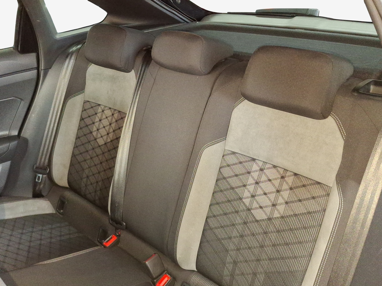 VW Taigo 1.5 TSI R-Line DSG-image-11