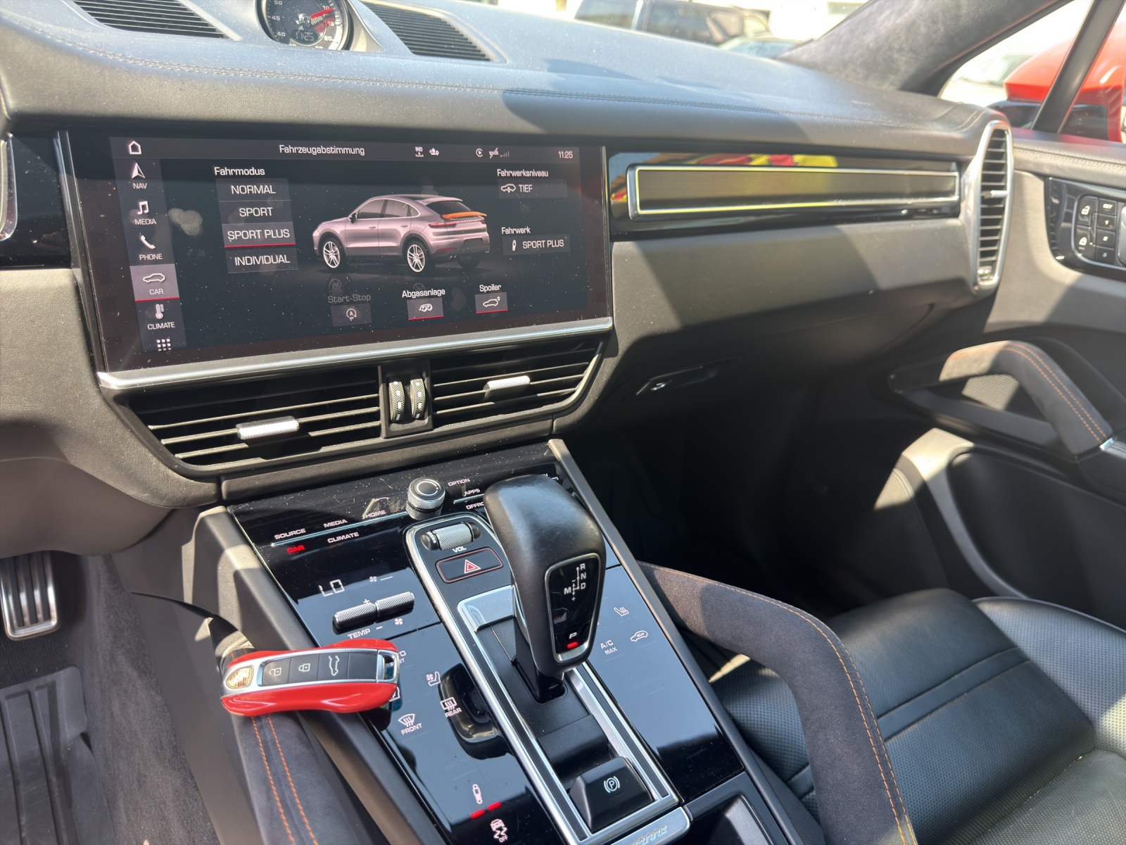 PORSCHE Cayenne GTS Coupé-image-14