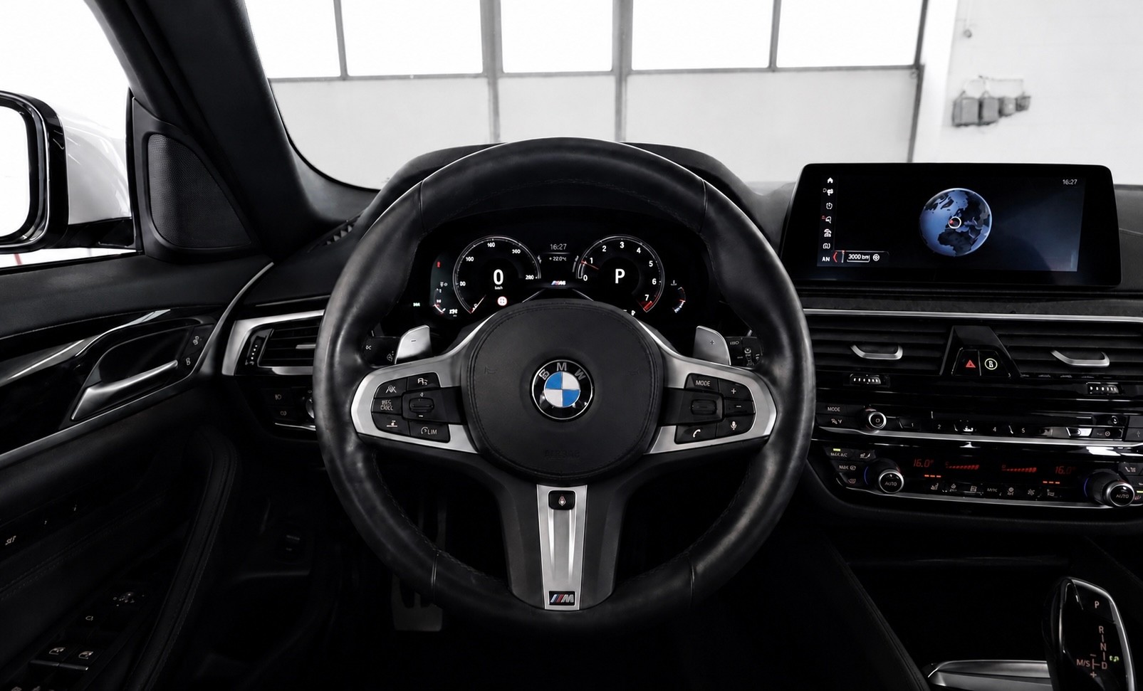 BMW 540i xDrive Touring Steptronic-image-6