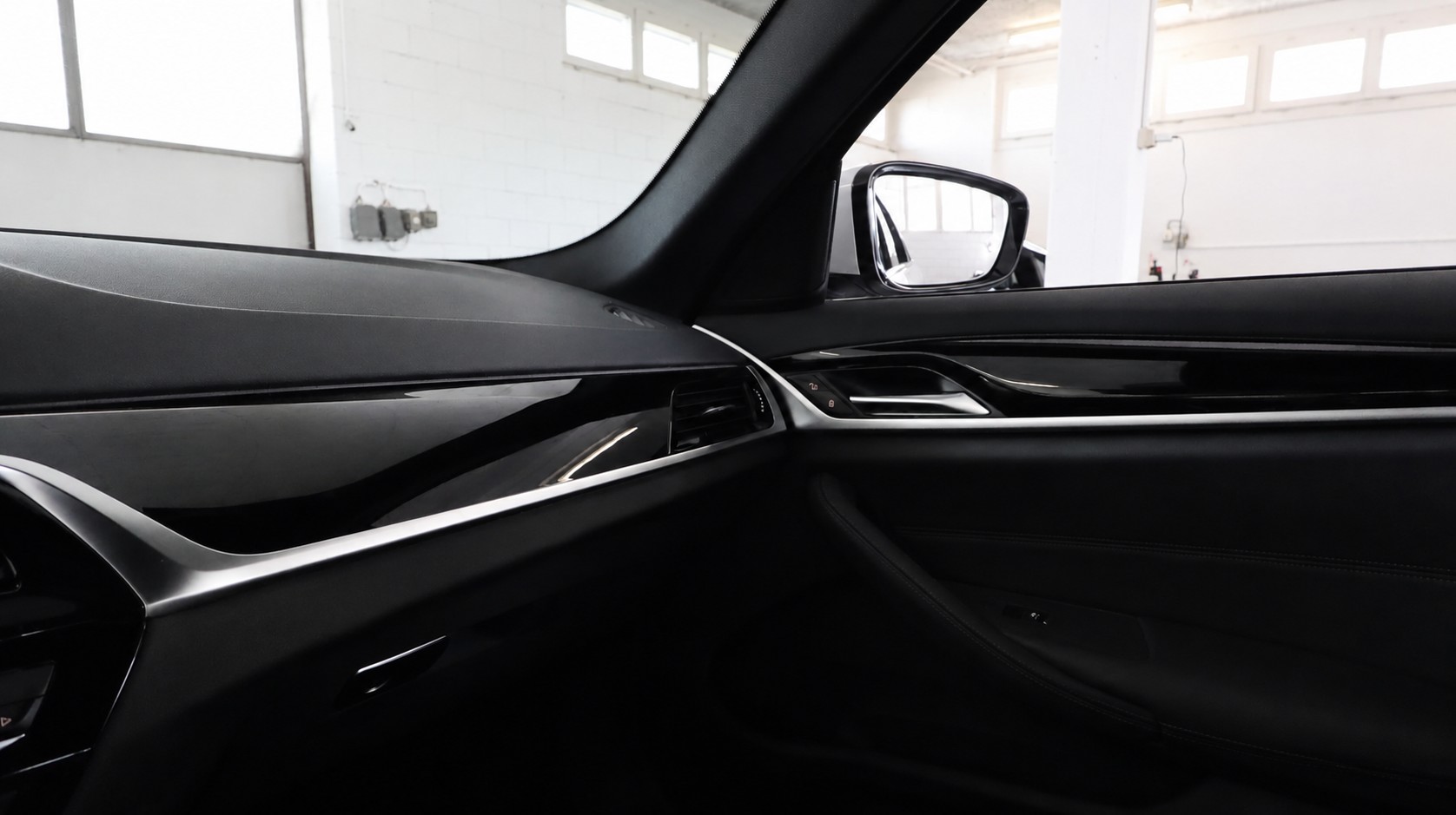 BMW 540i xDrive Touring Steptronic-image-15