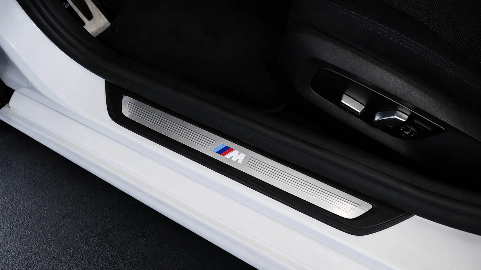 BMW 540i xDrive Touring Steptronic-image-2