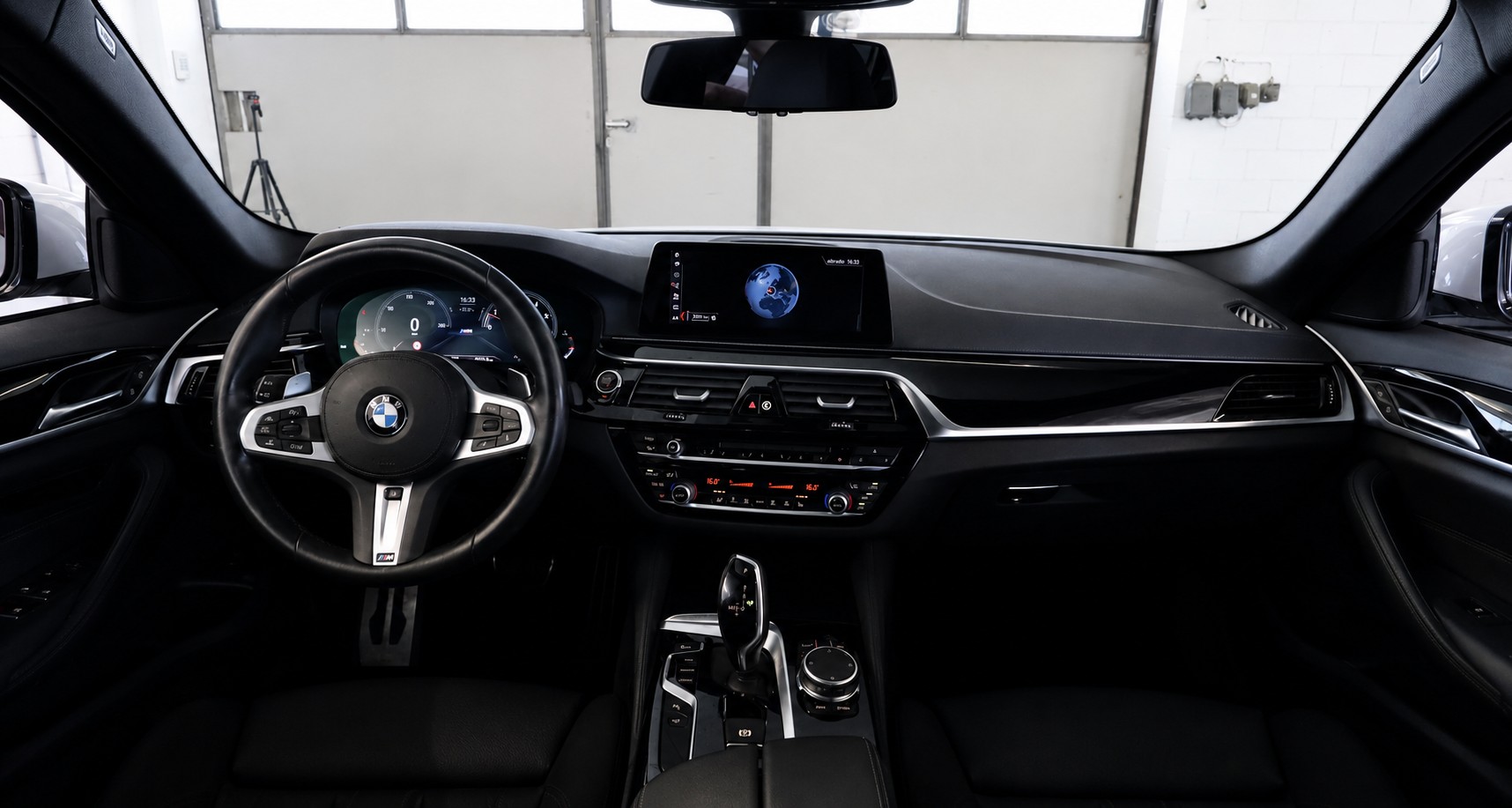 BMW 540i xDrive Touring Steptronic-image-5