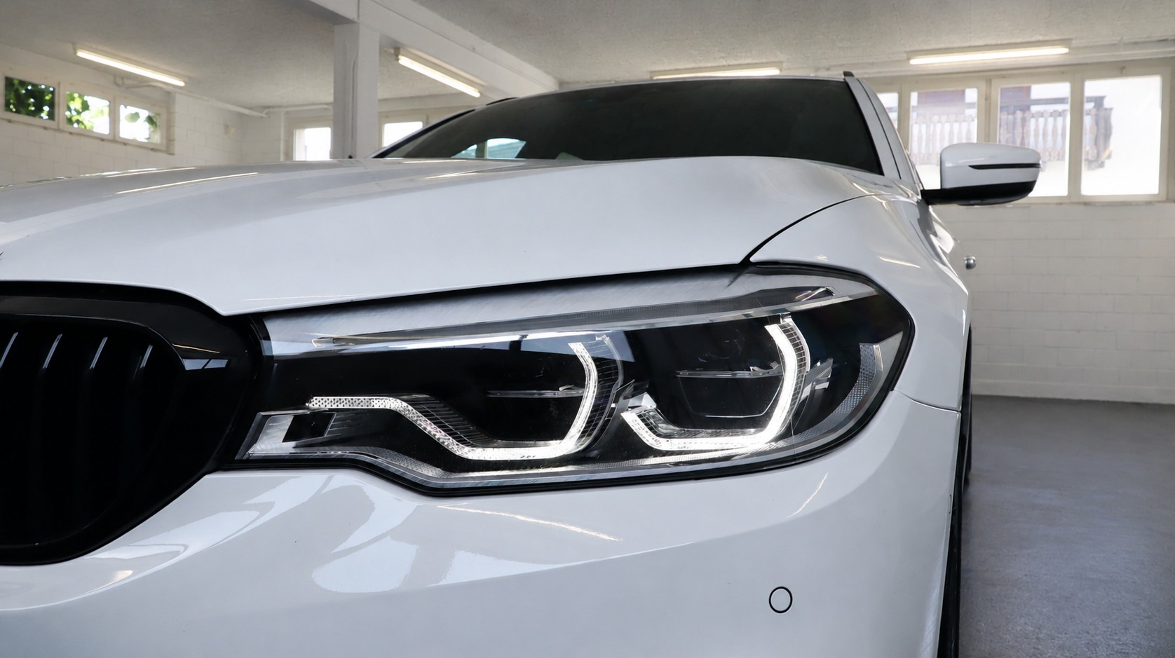 BMW 540i xDrive Touring Steptronic-image-20