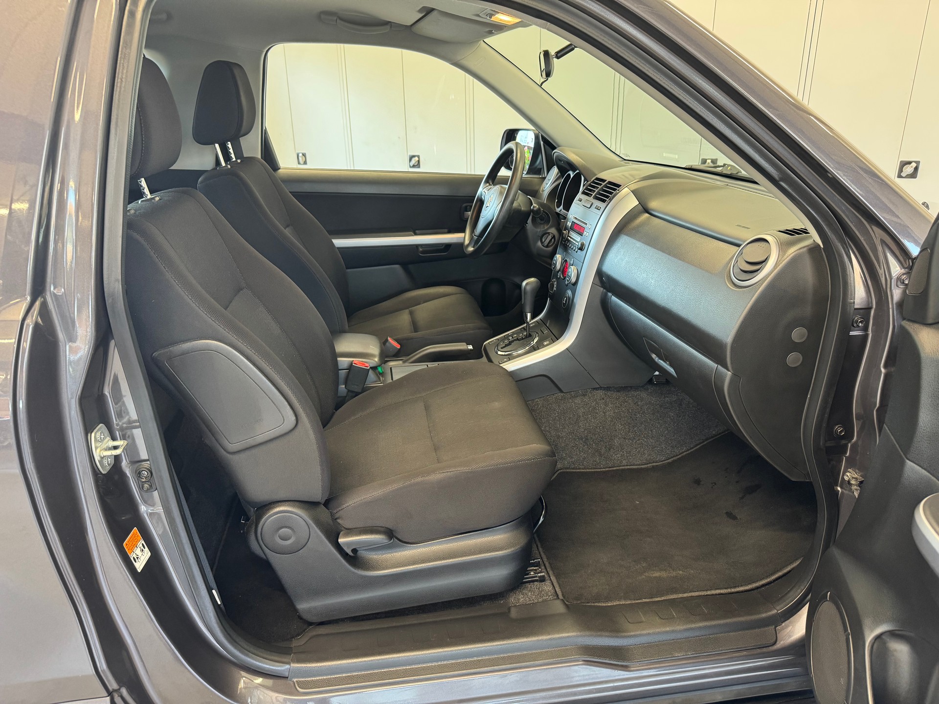 SUZUKI Grand Vitara 2.4 16V GL Top Automatic-image-11