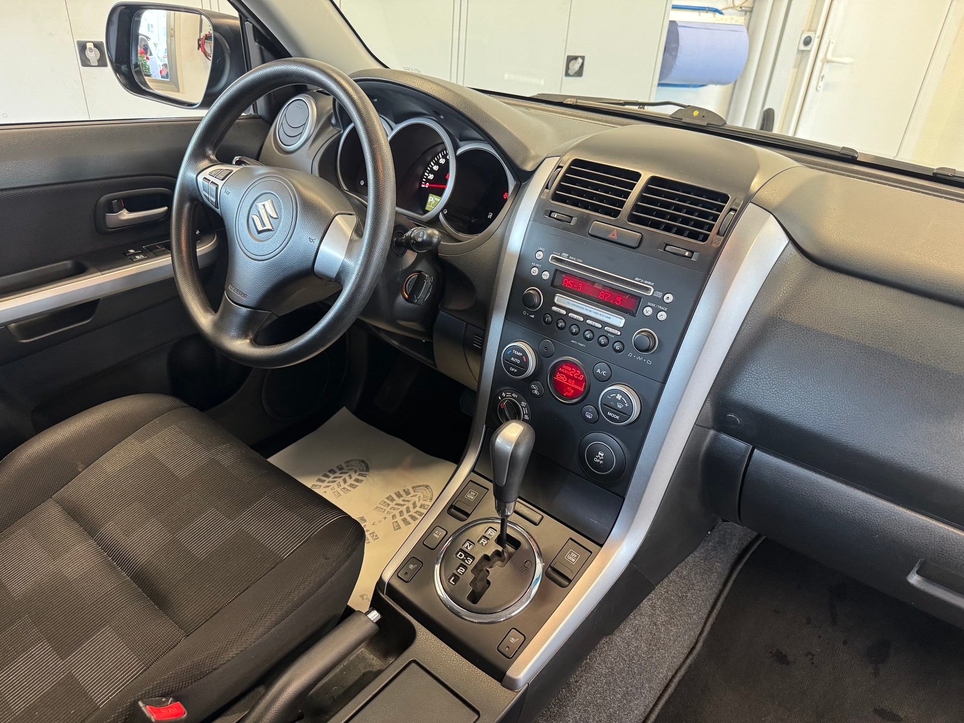 SUZUKI Grand Vitara 2.4 16V GL Top Automatic-image-9