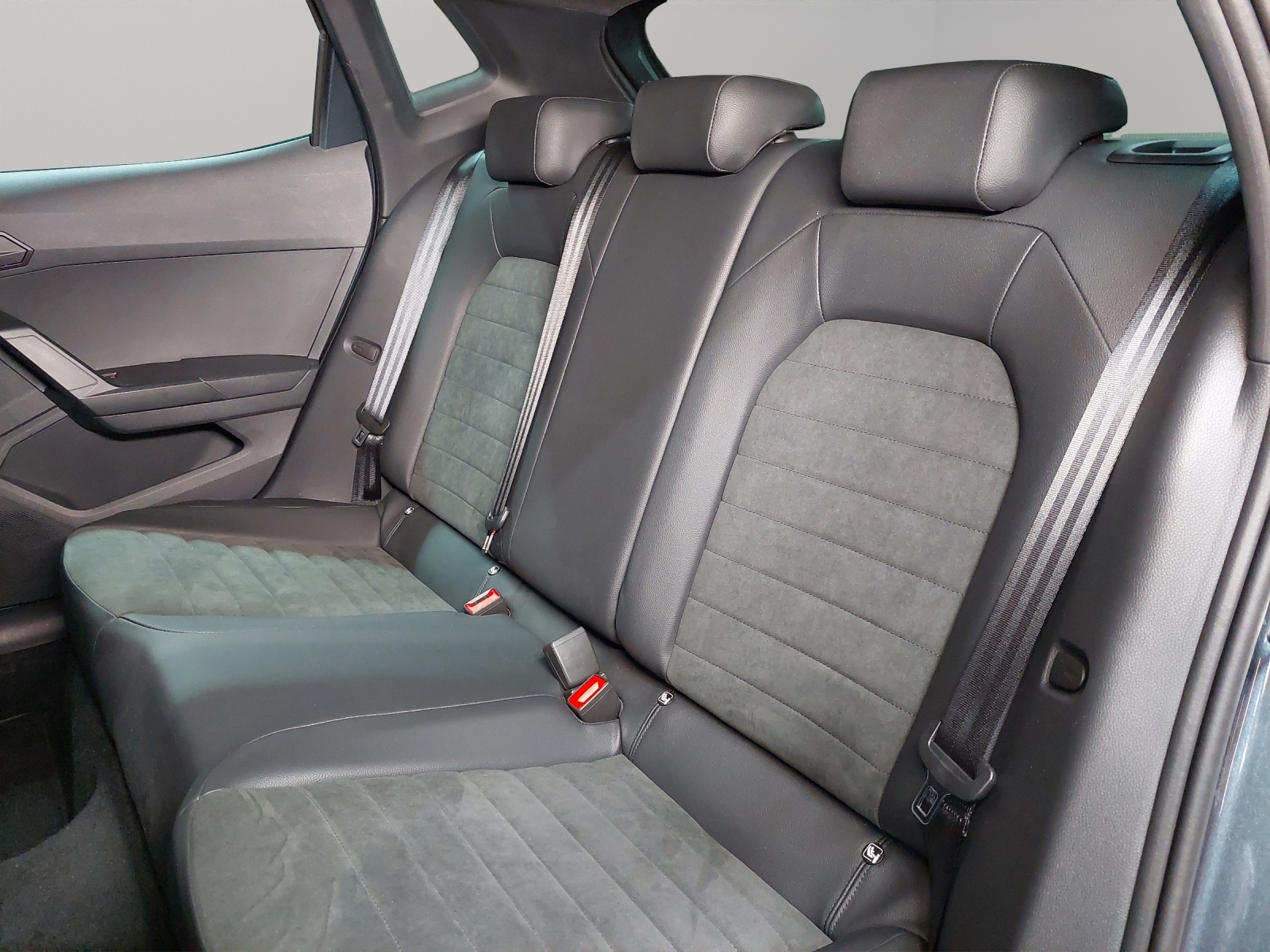 SEAT Ibiza 1.0 MPI Reference-image-7