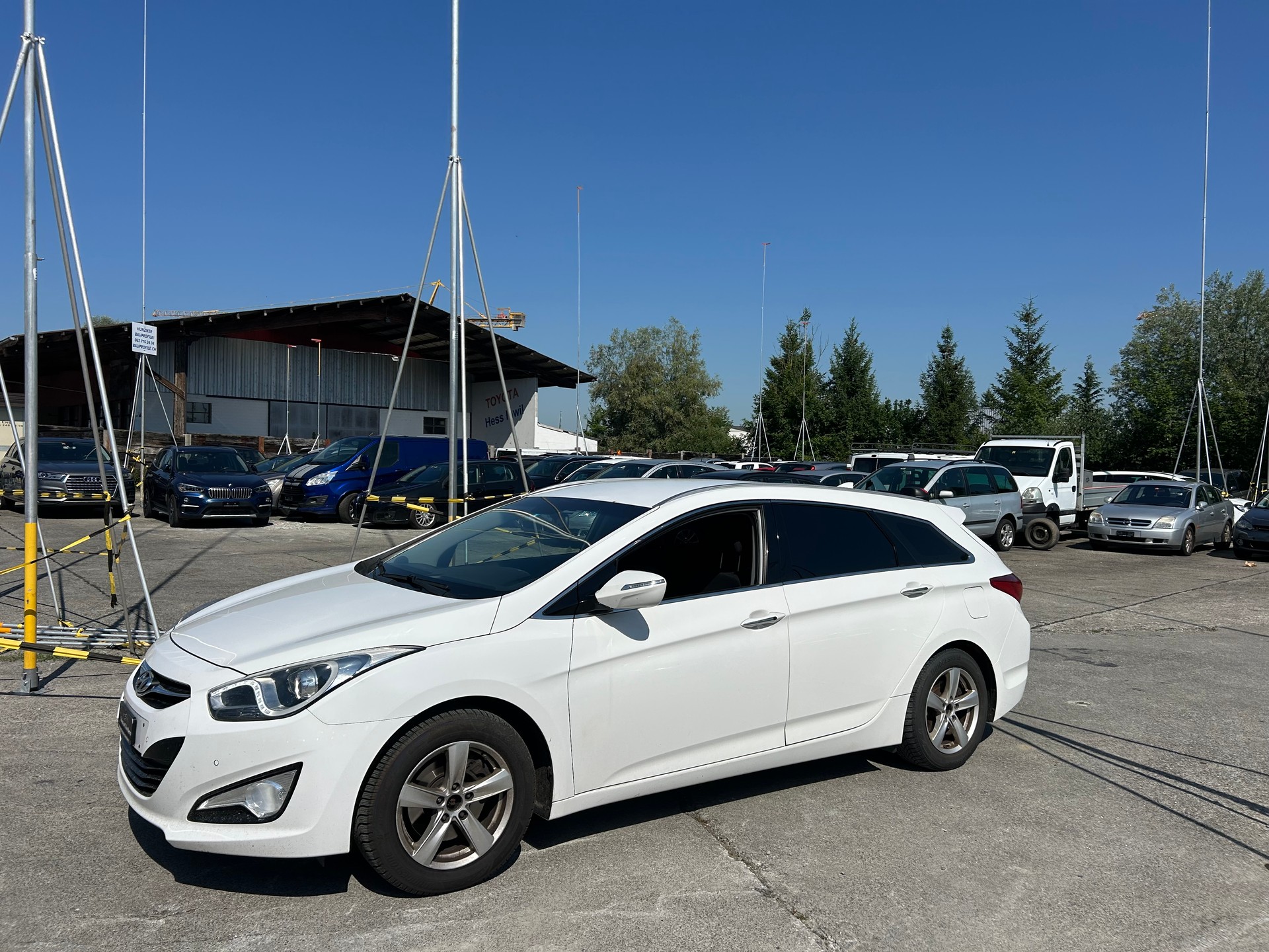 HYUNDAI i40-image-4