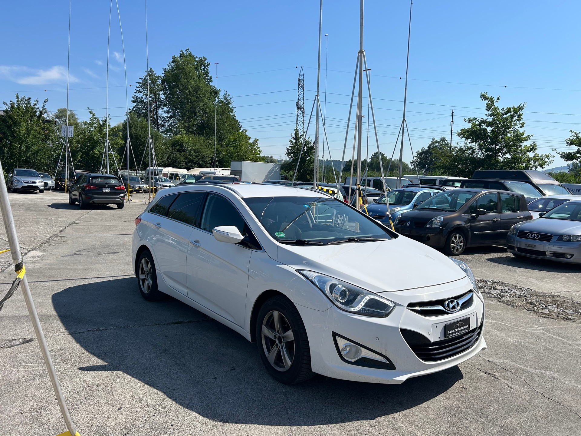 HYUNDAI i40-image-2