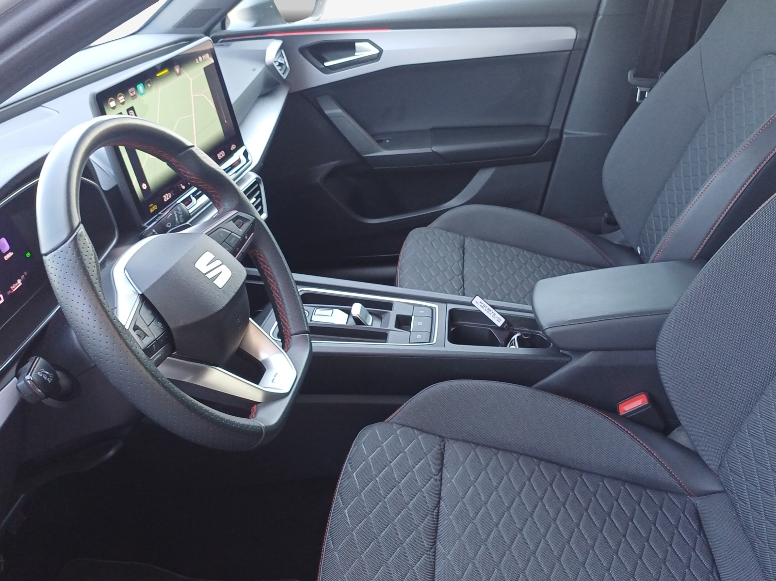 SEAT Leon ST 1.5 eHybrid pHEV DSG FR-image-7