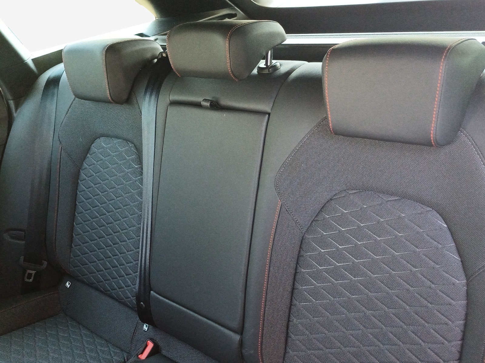 SEAT Leon ST 1.5 eHybrid pHEV DSG FR-image-11