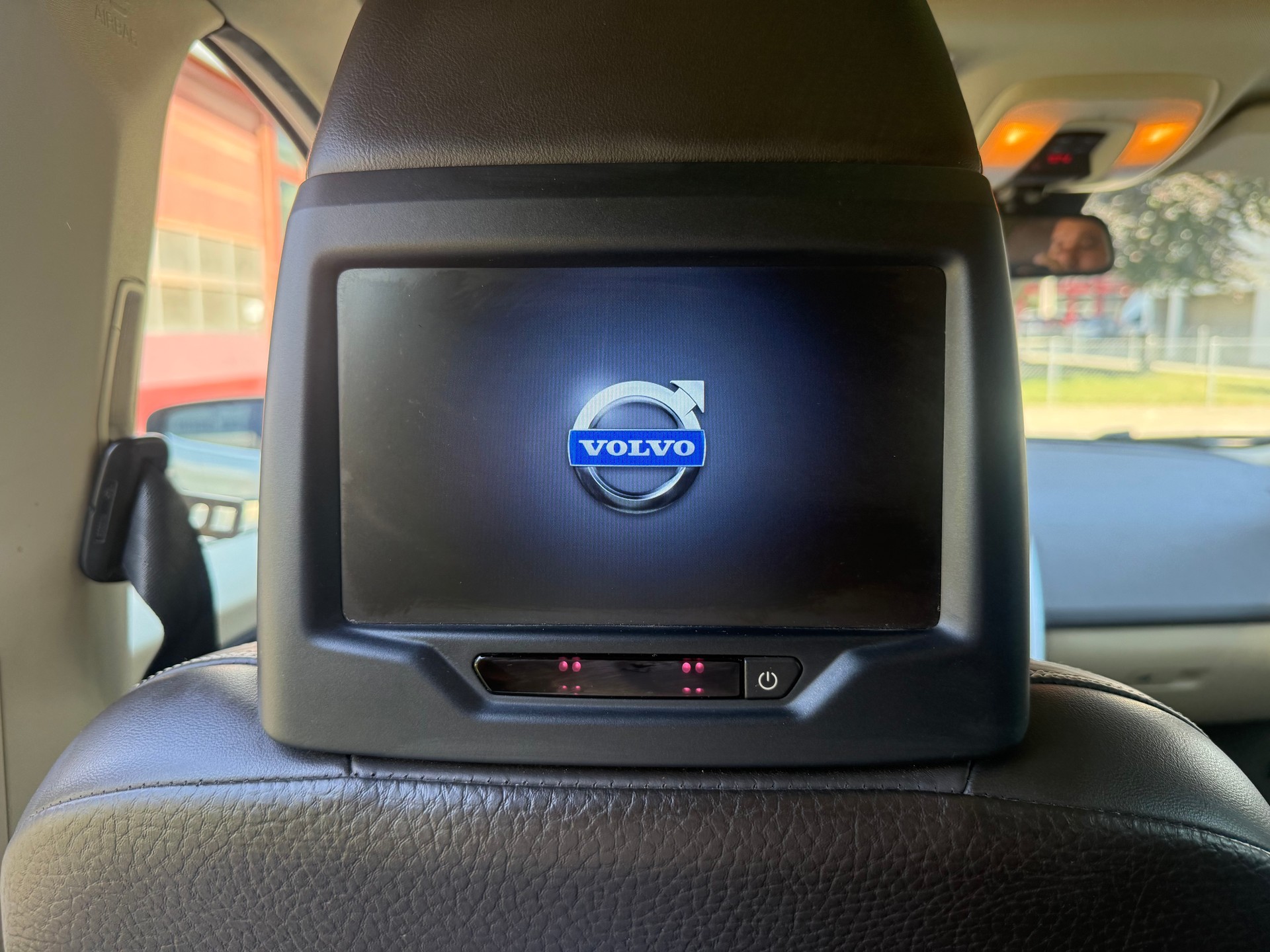 VOLVO XC60 D5 AWD R-Design Geartronic-image-10