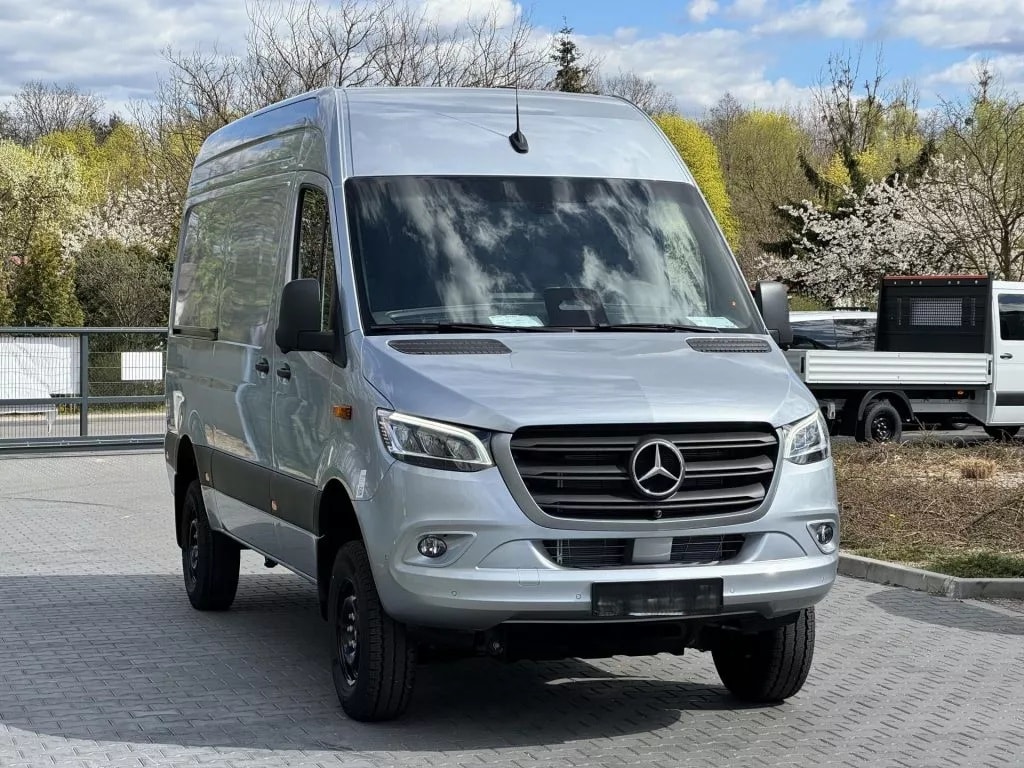 MERCEDES-BENZ Sprinter 319 CDI Standard 9G-TRONIC 4x4-image-1