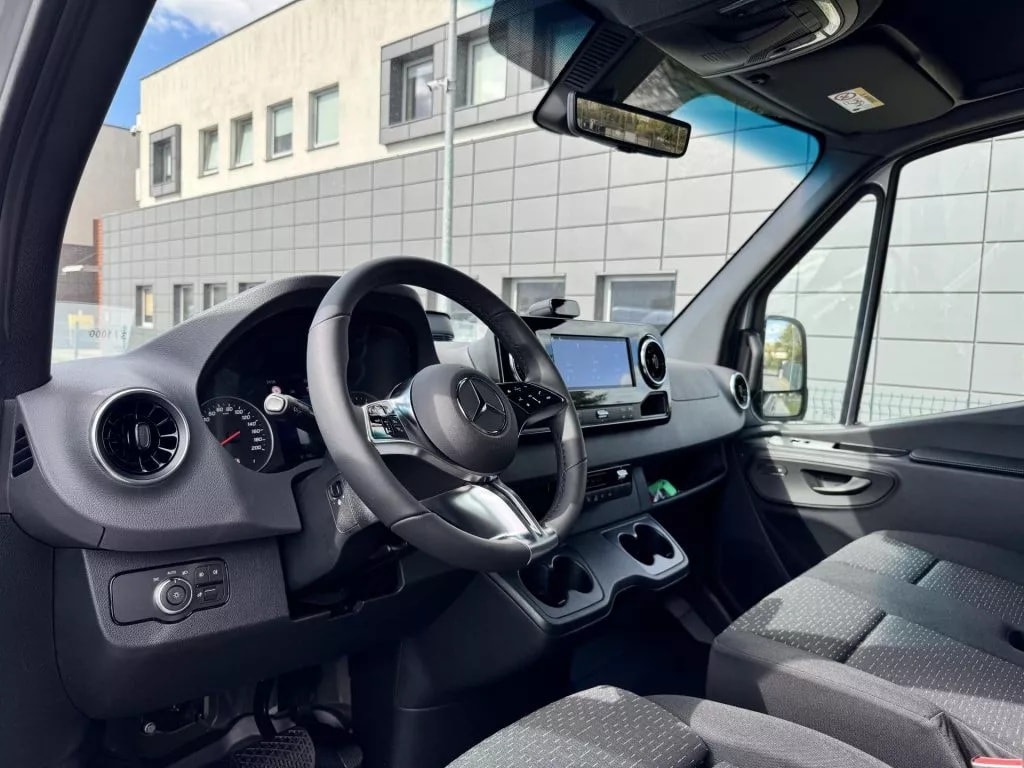 MERCEDES-BENZ Sprinter 319 CDI Standard 9G-TRONIC 4x4-image-7