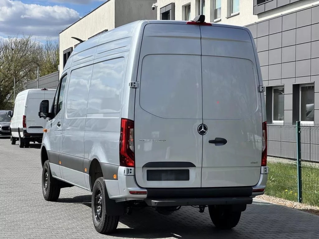 MERCEDES-BENZ Sprinter 319 CDI Standard 9G-TRONIC 4x4-image-6