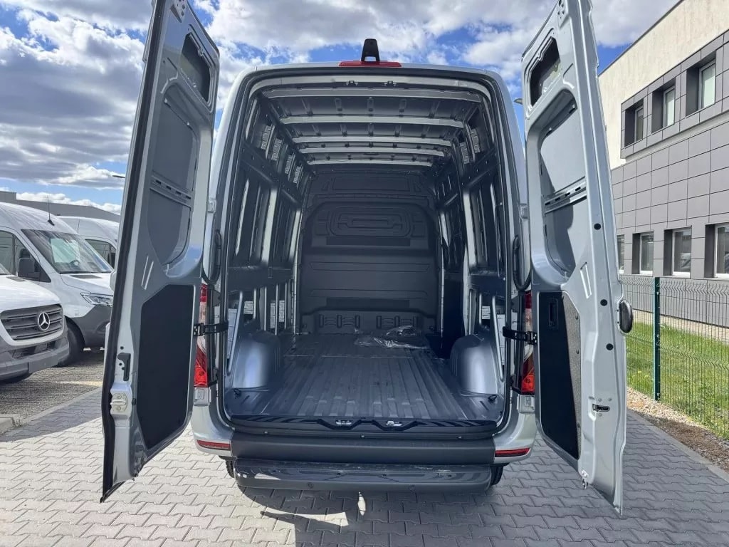MERCEDES-BENZ Sprinter 319 CDI Standard 9G-TRONIC 4x4-image-4