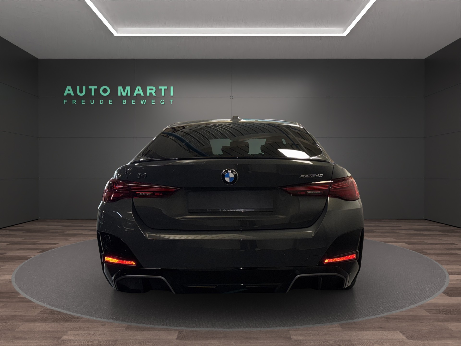 BMW i4 xDrive40-showroom-element-2