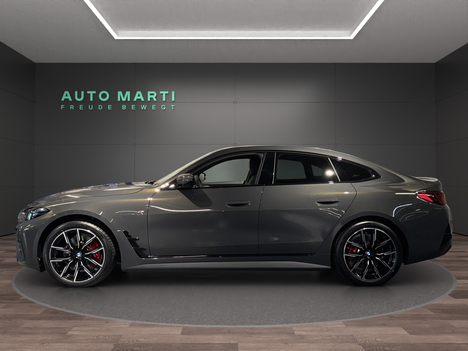 BMW i4 xDrive40-showroom-element-1