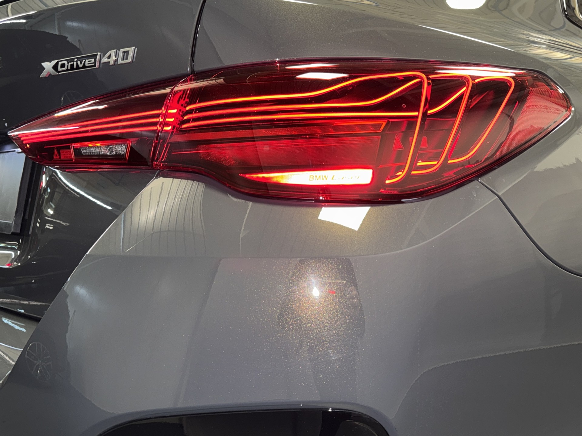 BMW i4 xDrive40-image-5