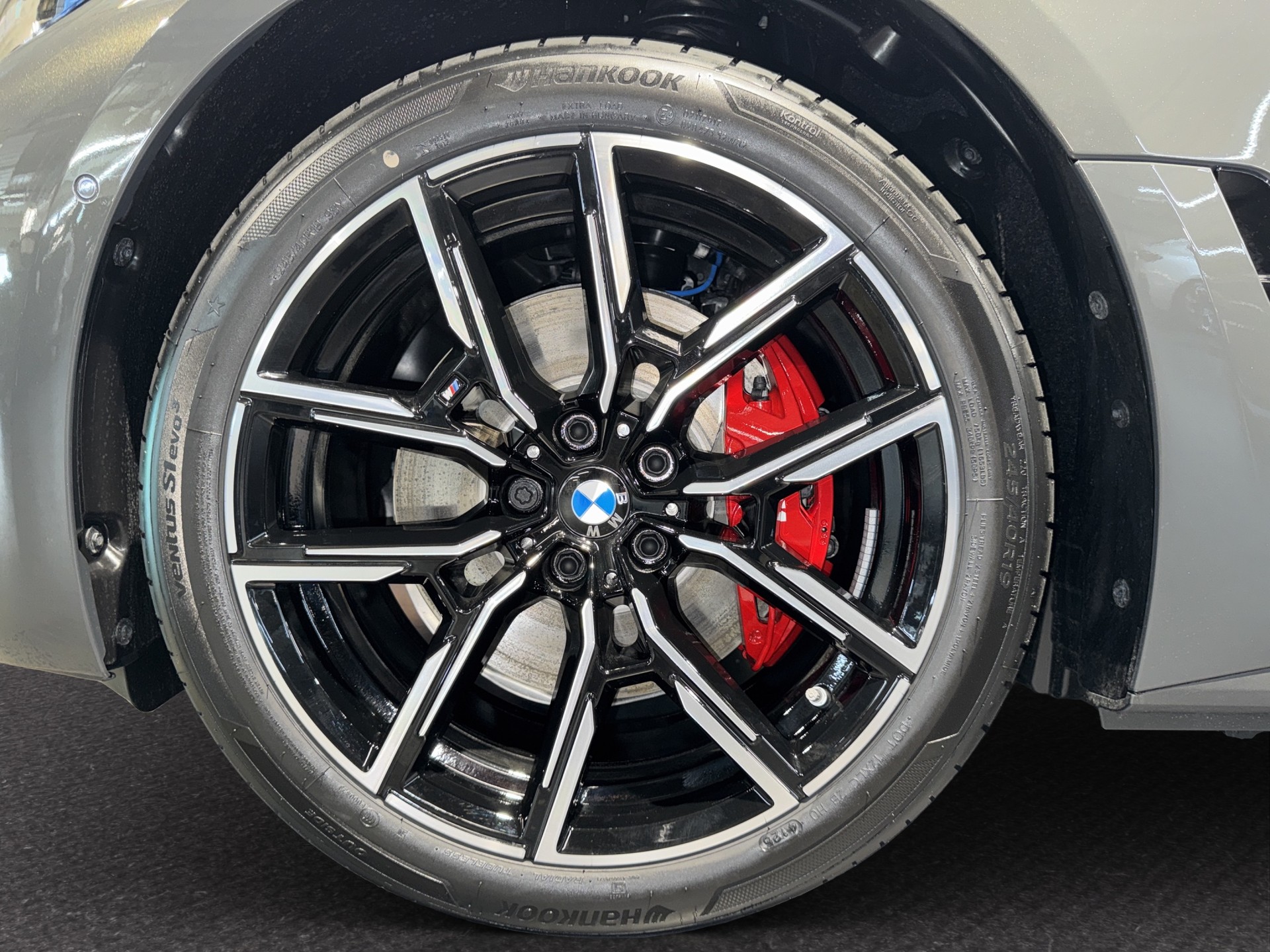 BMW i4 xDrive40-image-14