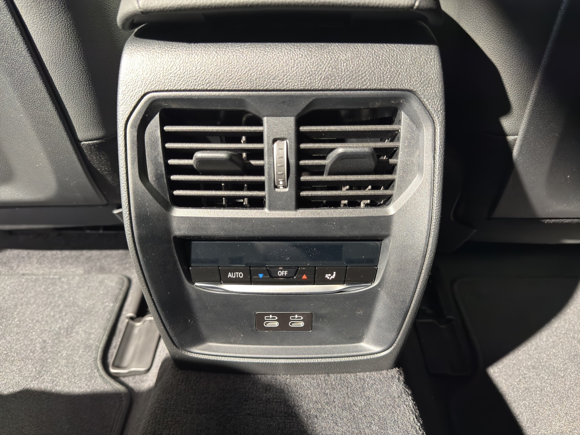 BMW i4 xDrive40-image-9
