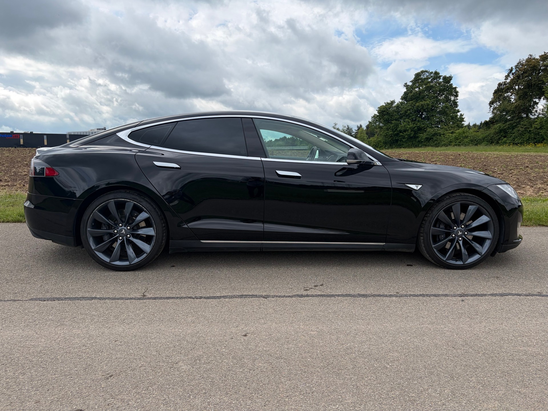 TESLA 90 D-image-0