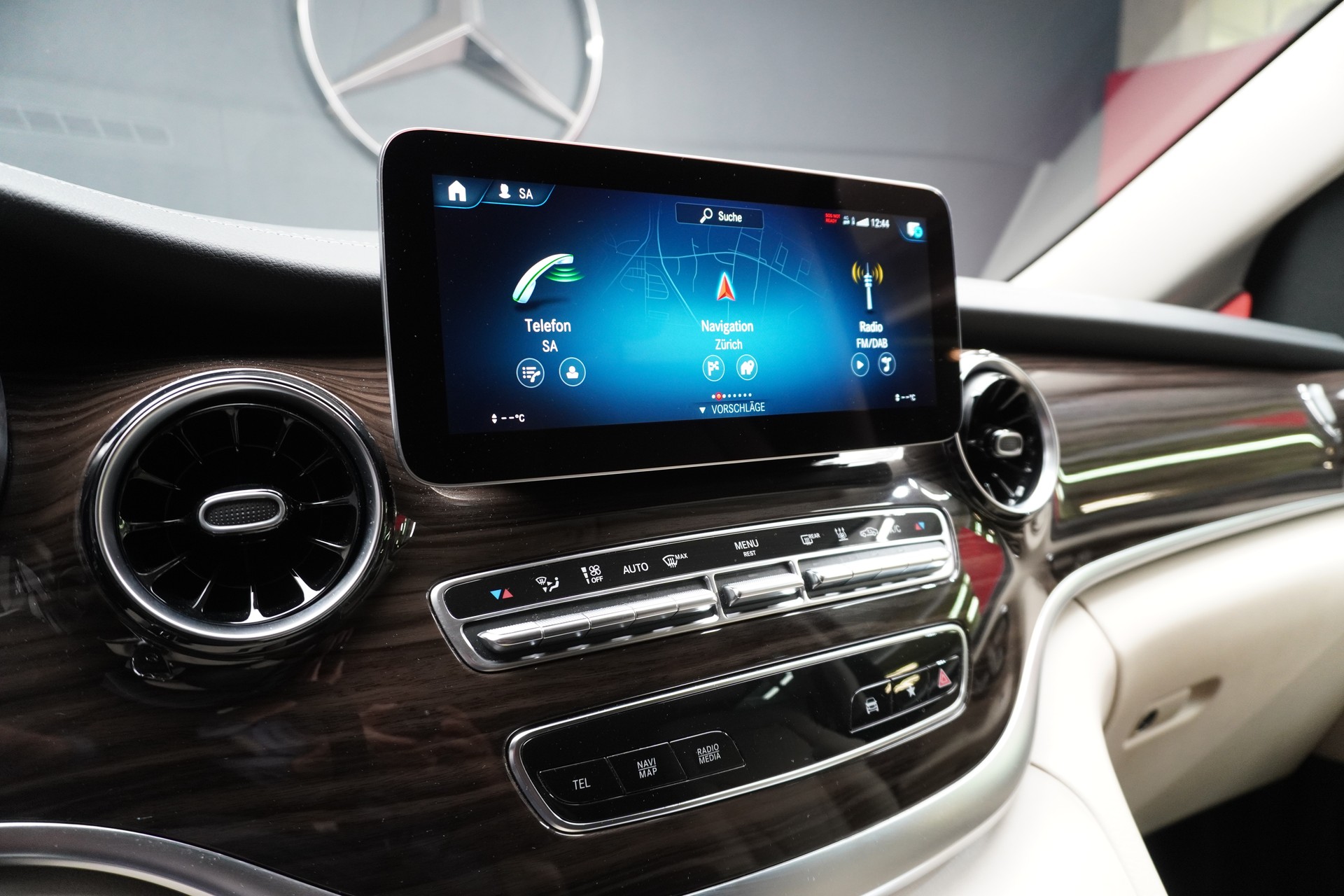 MERCEDES-BENZ V 300 d Swiss Edition Extralang 4M-image-7