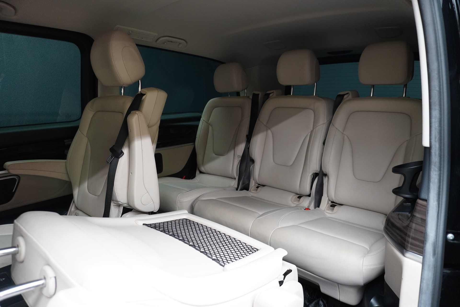 MERCEDES-BENZ V 300 d Swiss Edition Extralang 4M-image-12