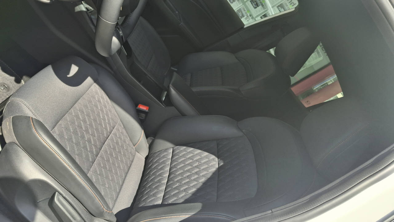 MG 3 1.5 Hybrid Luxury-image-8