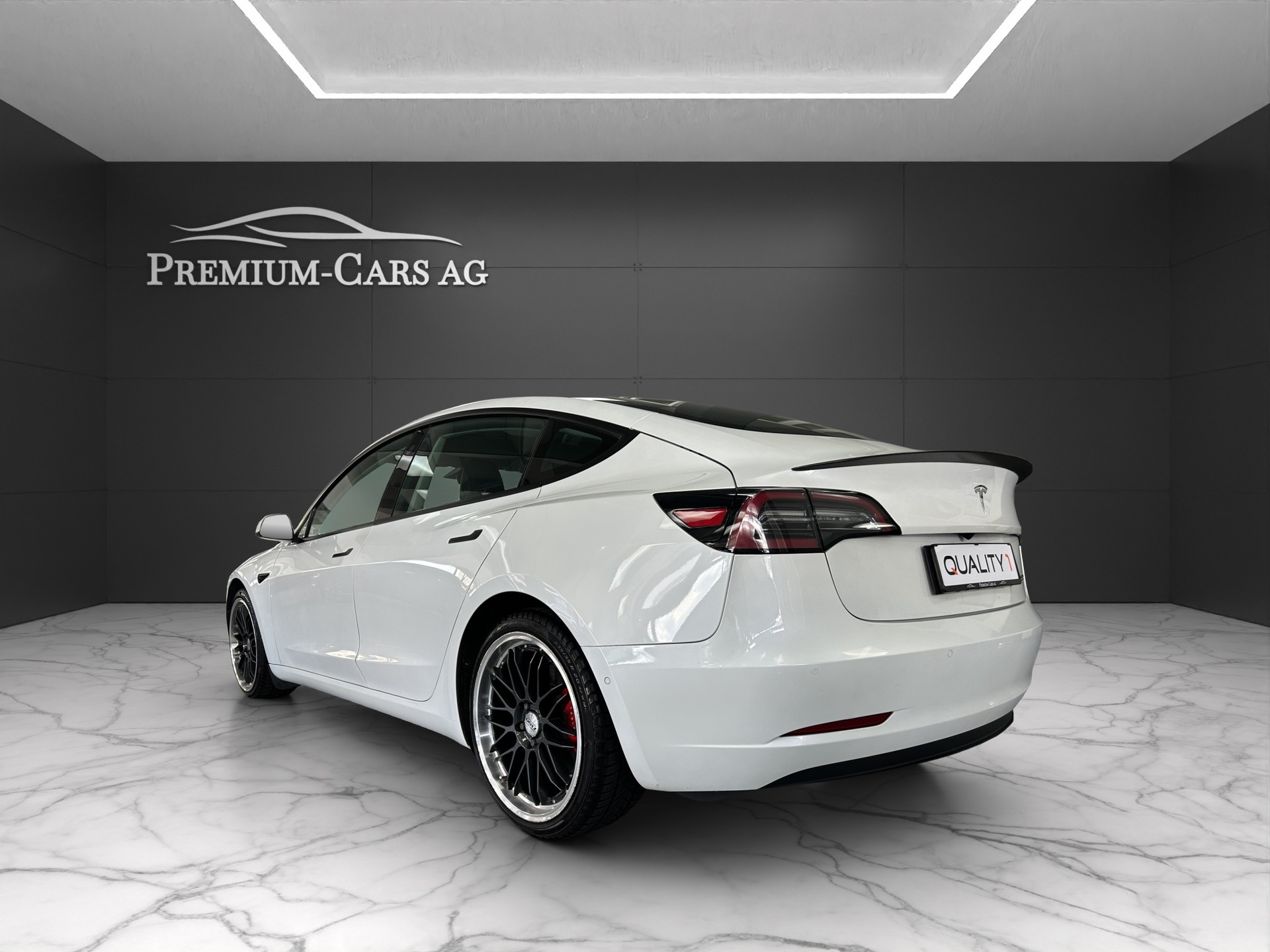 TESLA Model 3 Performance Dual Motor AWD-image-2