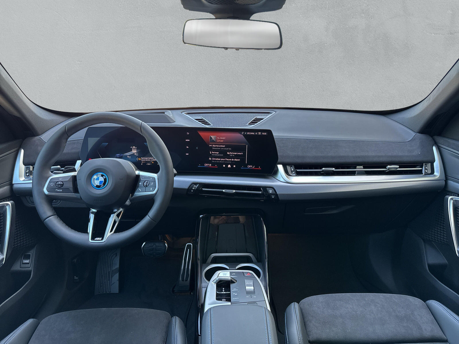 BMW iX1 xDrive 30 M Sport Pro-image-12