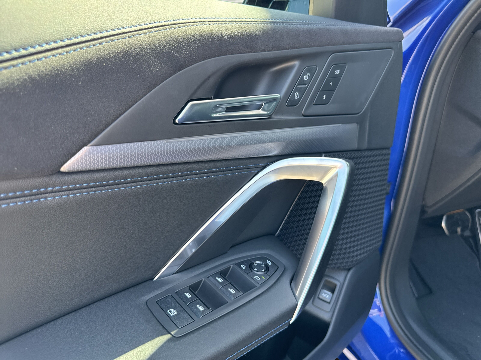 BMW iX1 xDrive 30 M Sport Pro-image-16