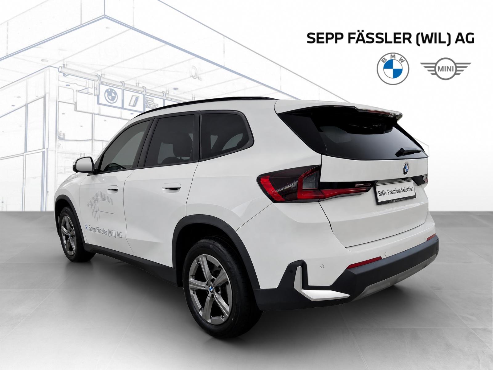 BMW X1 xDrive20d Steptronic-showroom-element-2