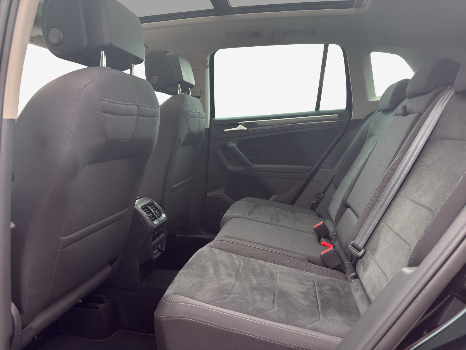 VW Tiguan 1.4TSI PHEV Elegance DSG-image-11