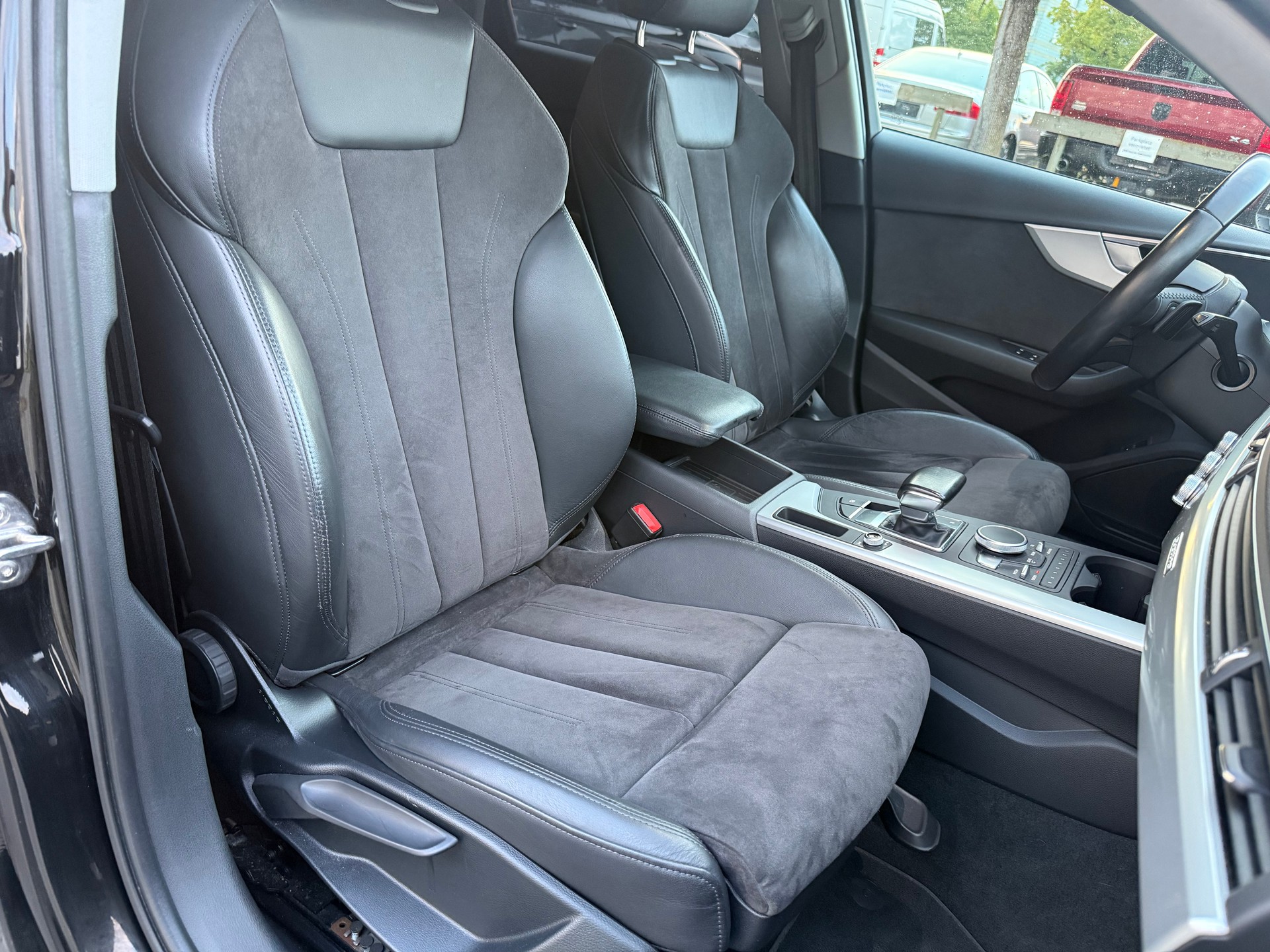 AUDI A4 Avant 2.0 TDI quattro S-tronic-image-14